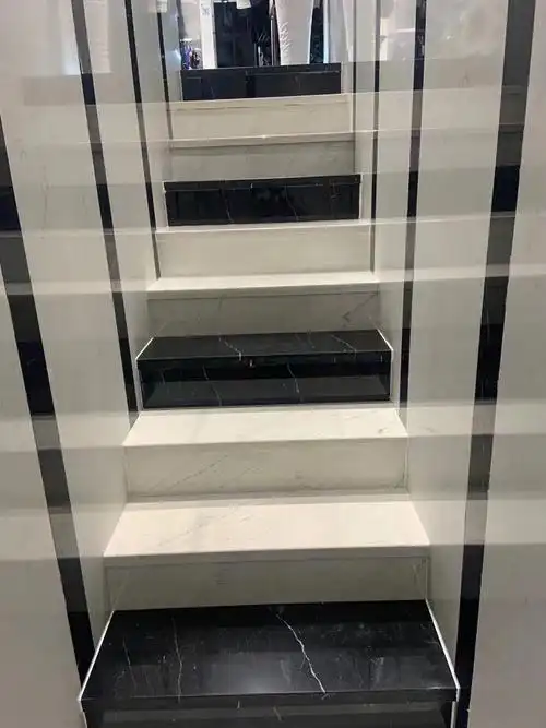 今日分享几款常见白色大理石楼梯