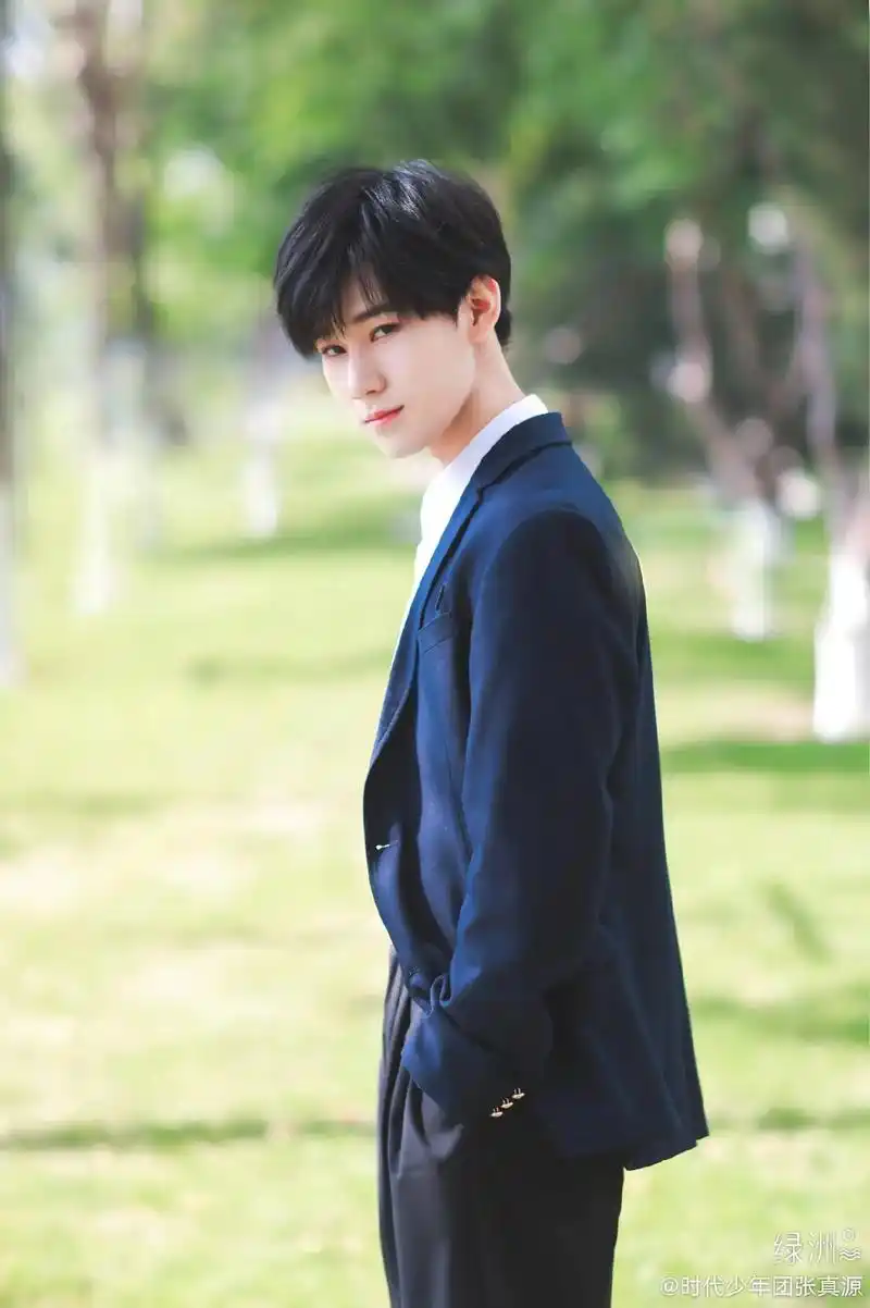 张真源#钓系男神 嗯?有喜欢的人了还叫我宝贝! #喉结杀 - 抖音