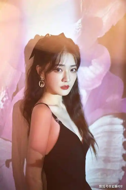 原创29岁徐璐才是人间尤物这身材太饱满