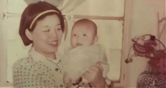 杜新枝真的慌了郭威和许敏越来越近连忙要求郭威要为她养老