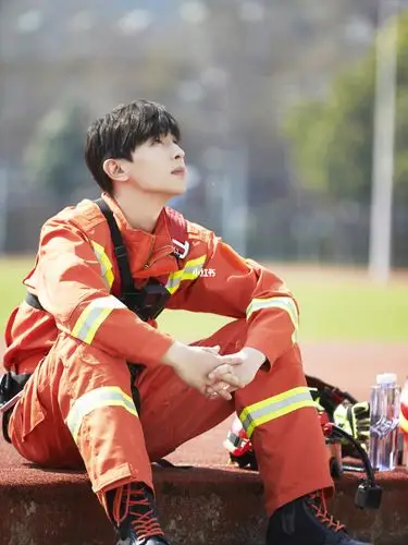 极限挑战邓伦_邓伦_娱乐_明星娱乐资讯