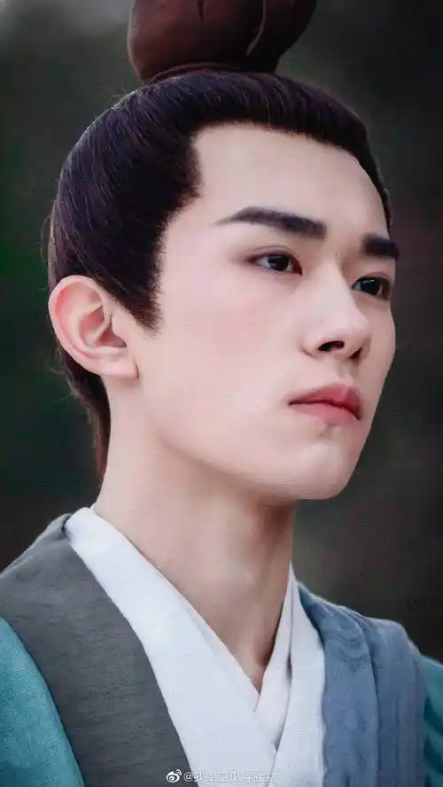 当爱豆穿上汉服##易烊千玺朋友请听好