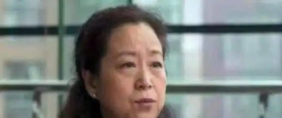 原创原创害张国立和邓婕夫妇结婚30多年没有孩子的罗秀春如今怎样了