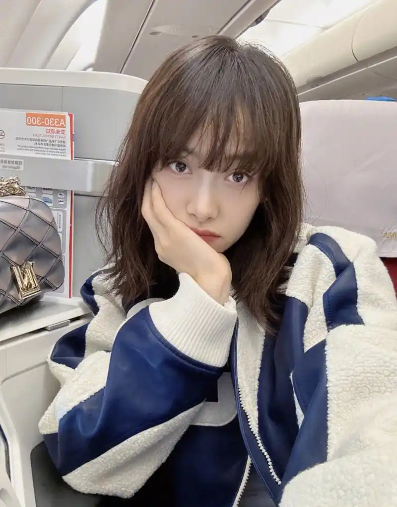 宋茜晒自拍照,样子萌萌哒