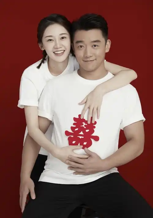 郑恺公开表白苗苗欠下的婚礼和钻戒一定会有的