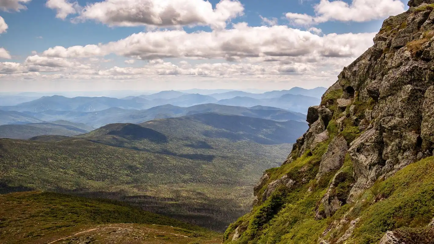 壮观的高山自然风景桌面壁纸