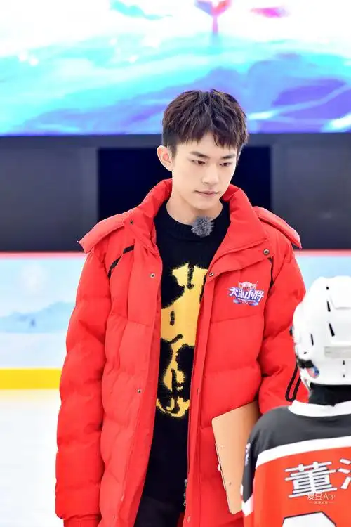 [tfboys][新闻]190209 易烊千玺恢宏小将志士之气,头发微染绝色帅气