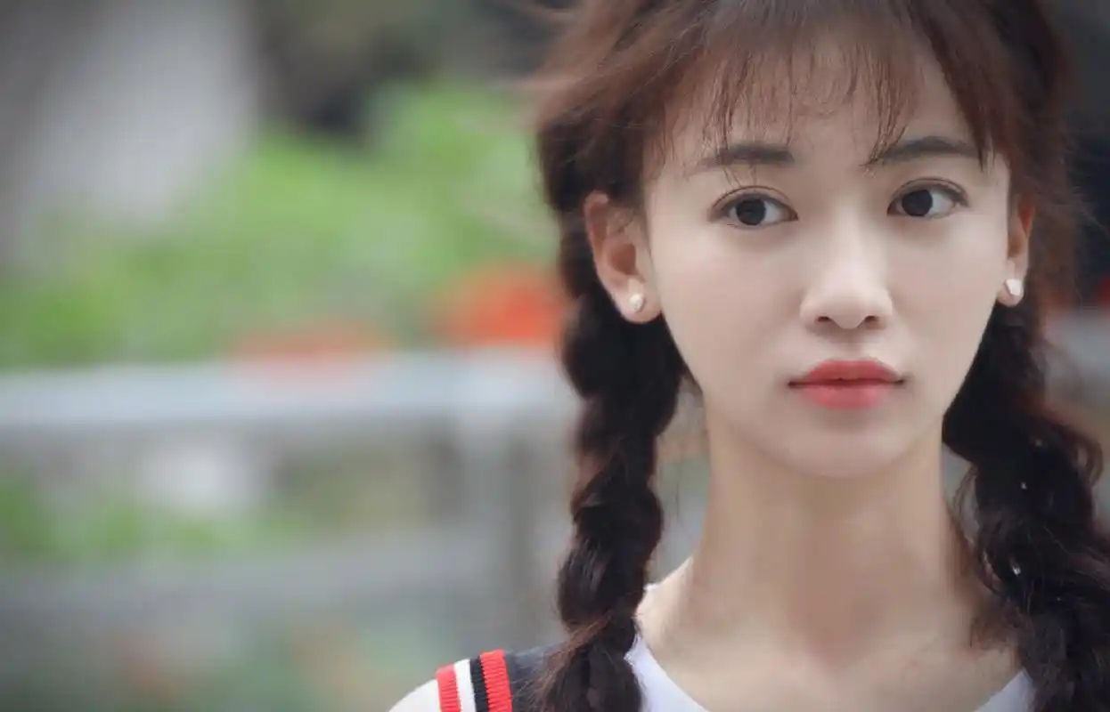 吴谨言洪尧亲密照曝光,这是要公开恋情的节奏吗?