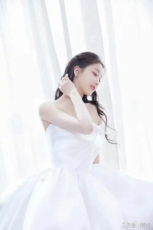 白皙透亮姜贞羽