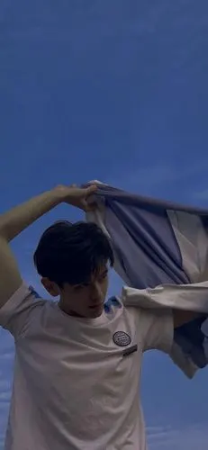 林弦唯美帅气时尚气质男壁纸