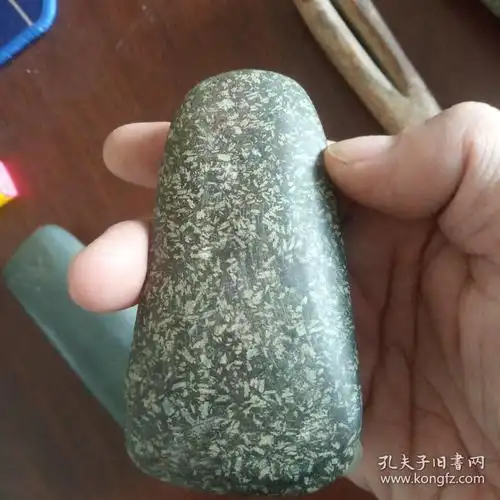 赤峰红山文化夏家店文化地区收来的石斧石针等一组四件