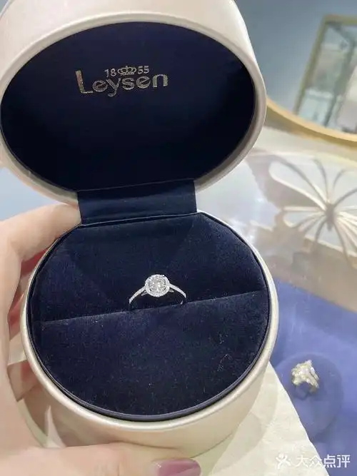 求婚钻戒