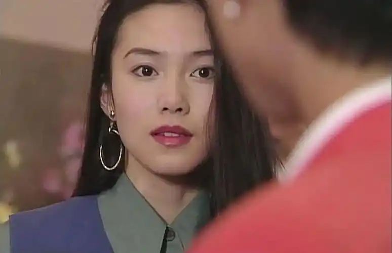 说到扮演贞子的女演员,怎么能不提及于1998 年《七夜怪谈》演出的中谷