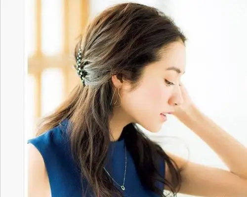 3款长卷发扎法 教你扎出浪漫的感觉!