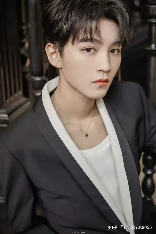 大家有没有tfboys的绝美神图,单人也可?