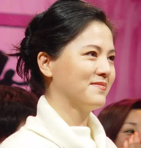 红楼梦袭人扮演者袁玫三十年照片,多年打拼不忘坚持梦想