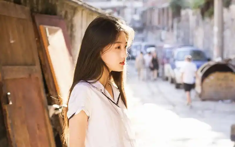 治愈系美女长发唯美写真图片桌面壁纸