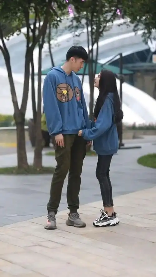 180的男生都被160堵女生抢光了,170嗯女生该怎么办?