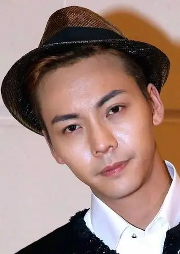 男星大头照堪比照妖镜:王俊凯满脸粉刺,蔡徐坤倒是意外的好看!