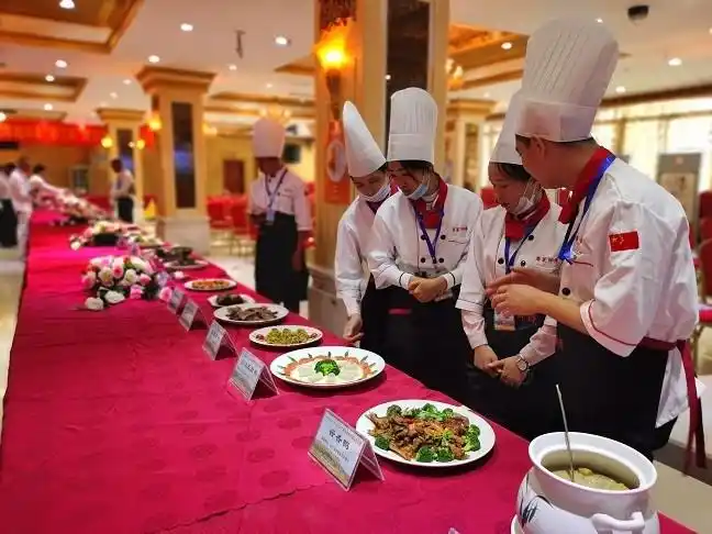 60名厨师比拼厨艺墨江杯粤菜师傅技能工匠竞赛火热开赛