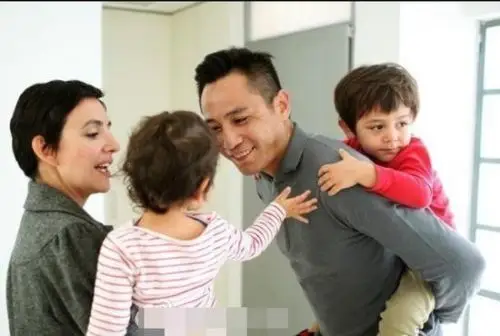 刘烨一家四口(资料图)