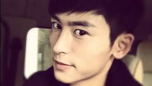 张哲瀚恋情曝光怎么回事张哲瀚恋情神秘美女照片曝光