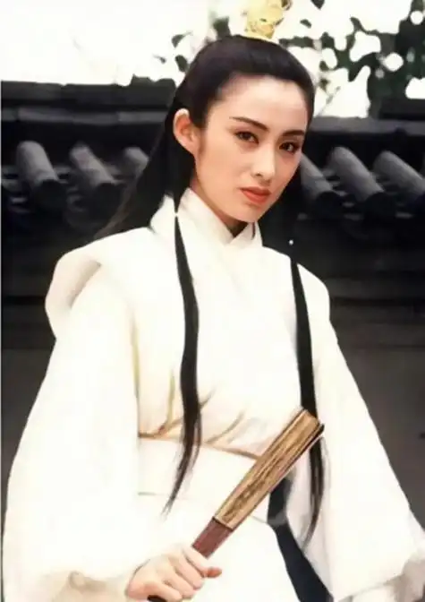 香港女星,才是真的人间绝色,王祖贤的美是可以摄人心魄的,她的古装