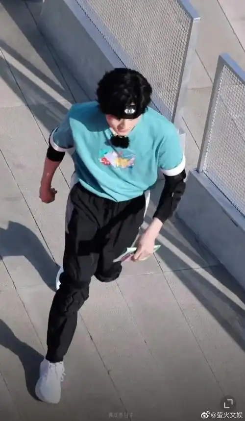 宋亚轩脖子以下全是腿##宋亚轩的腿长