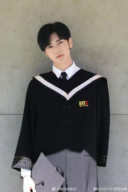 派酱安利##焉栩嘉晒毕业照