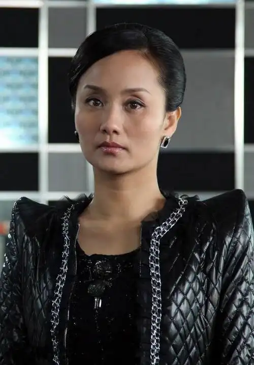 图:《爱上女主播》剧中人物介绍 李颖饰崔丽芬