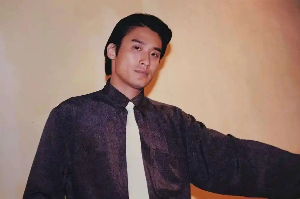 梁家辉因一句我是中国人,被封杀沦落到街头摆摊!港媒:真男人