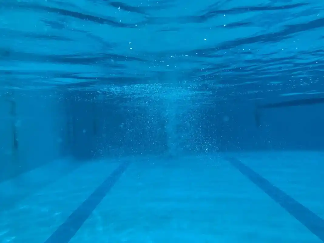 记录成长的每一个瞬间 #爱游泳的宝宝 水下摄影 - 抖音