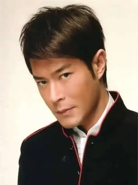 相较于其他港台巨星,古天乐随着年龄的增长,开始显著减少在娱乐圈的