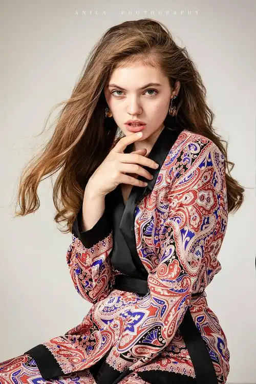 服装广告大片海报拍摄