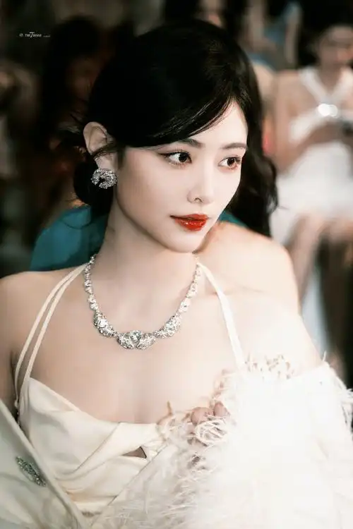 31323438323633303536    @许佳琪kiki  @nana