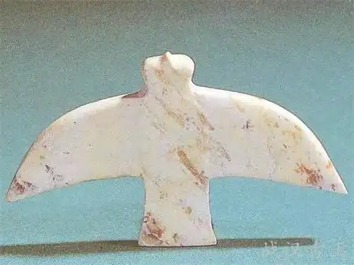 良渚文化圆雕玉鸟