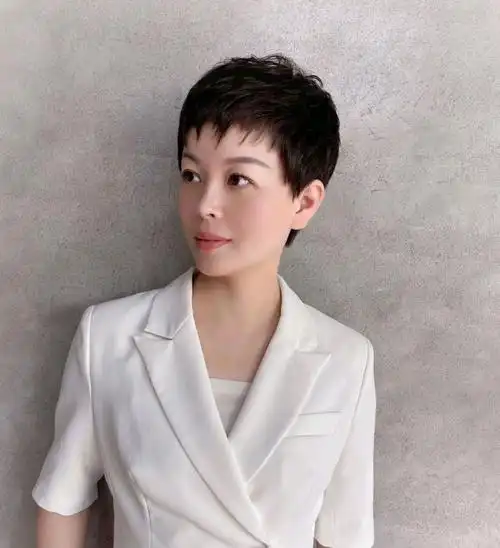 女人到了30岁短发推荐这4种效果出来都夸很好看