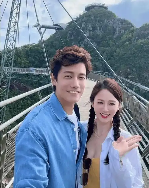 2023年的8月31号,陈乔恩更是被爆出和男友艾伦选择了登记结婚,这个