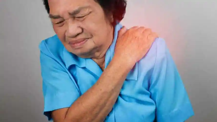 最怕身体出现左胳膊疼或预示着癌症骨转移的发生需慎重鉴别