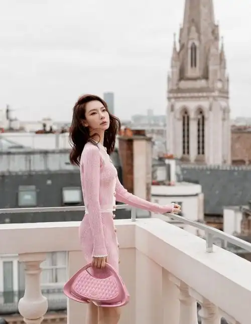 hello时装周##戚薇时尚图鉴##戚薇巴黎时装周