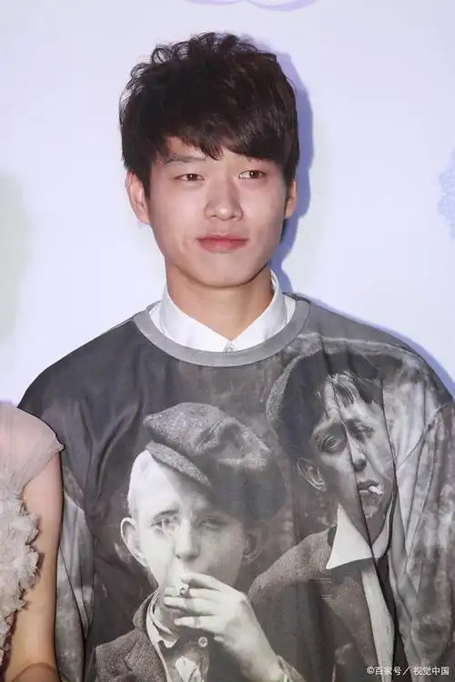 你能相信13年前,18岁的魏大勋是个200斤的大胖子吗?