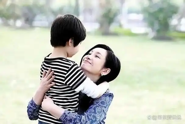 秦海璐巨婴症儿子已经9岁见到他长相后网友称呼有些意外