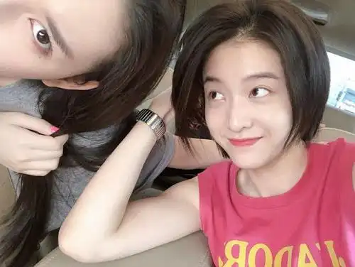 张雪迎最新自拍被赞人间水蜜桃 俏皮可爱展露少女清新