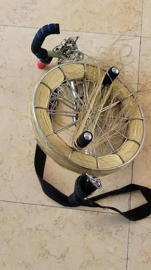 净空保护区内放高空风筝 男子被警方依法处理