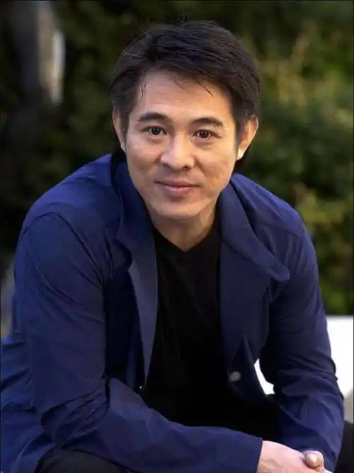 向太辟谣李连杰去世,曝他早上才给自己请安,被嘲把自己当老佛爷_网友