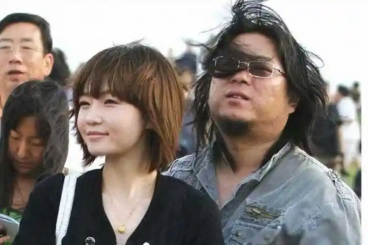 事实证明,当年被骂到退网的高晓松,他已走上了扭曲的道路!