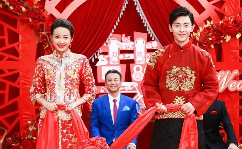 跟邓伦搭档的女明星,荧幕最般配,你觉得应该是谁?_cp_李沁_电视剧