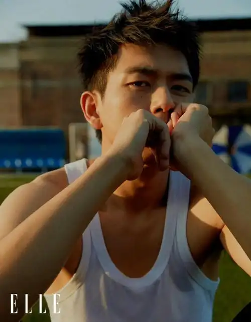 李现elle秋日晨光封面