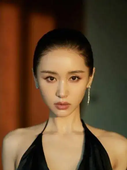 被嘲万年歪脸的金晨为什么还是内娱顶级大美人