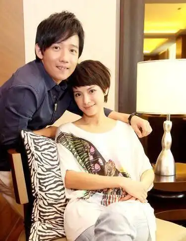 曾经红极一时的歌手,拍电影欠下巨债妻子离他而去,最终票房逆袭